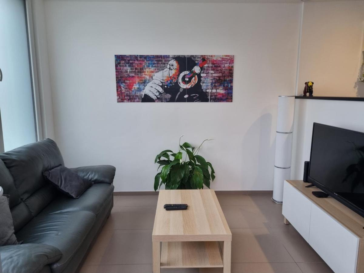 Maisonnette Entierement Renovee ジヴェ エクステリア 写真